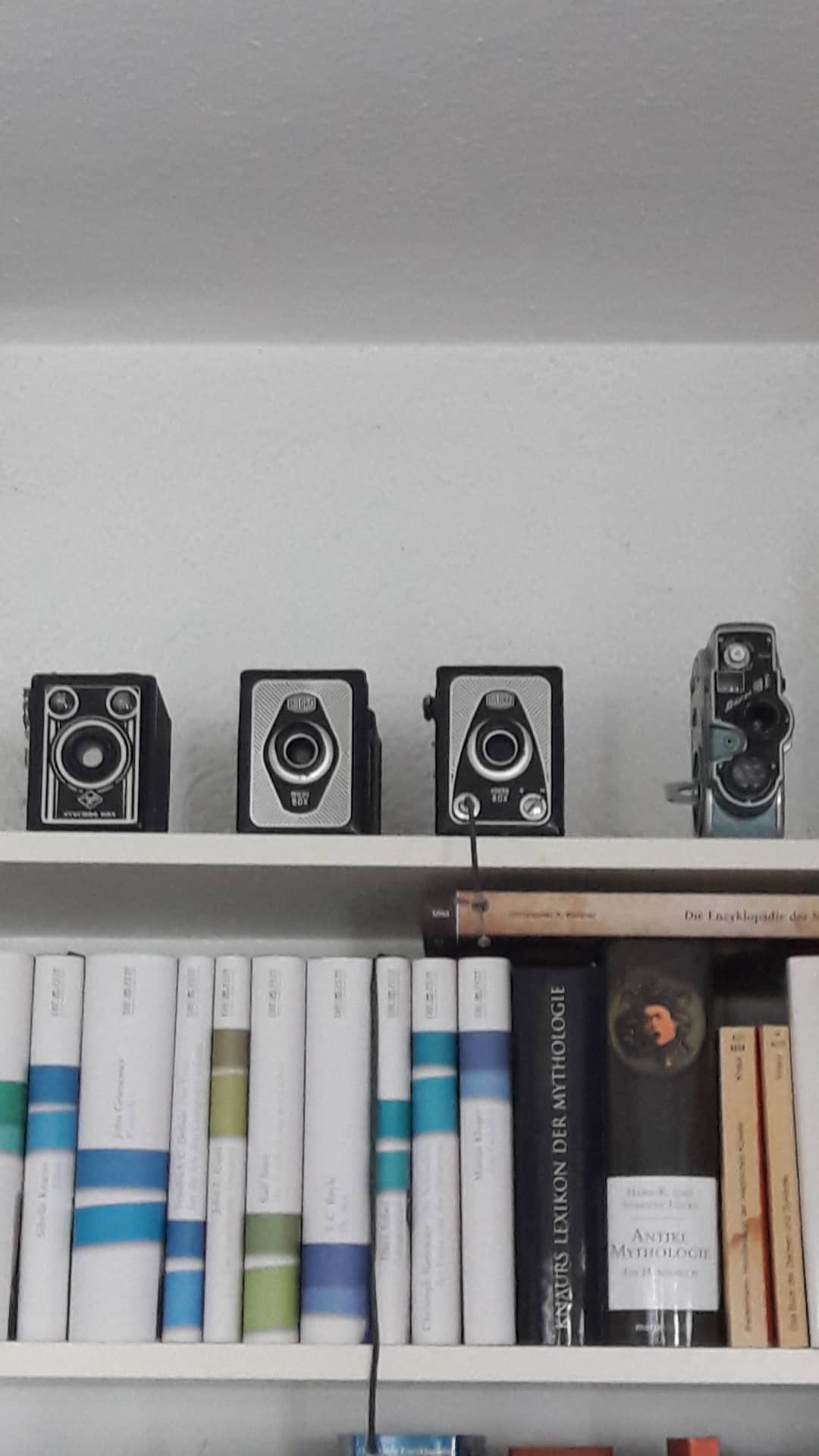 Archive media