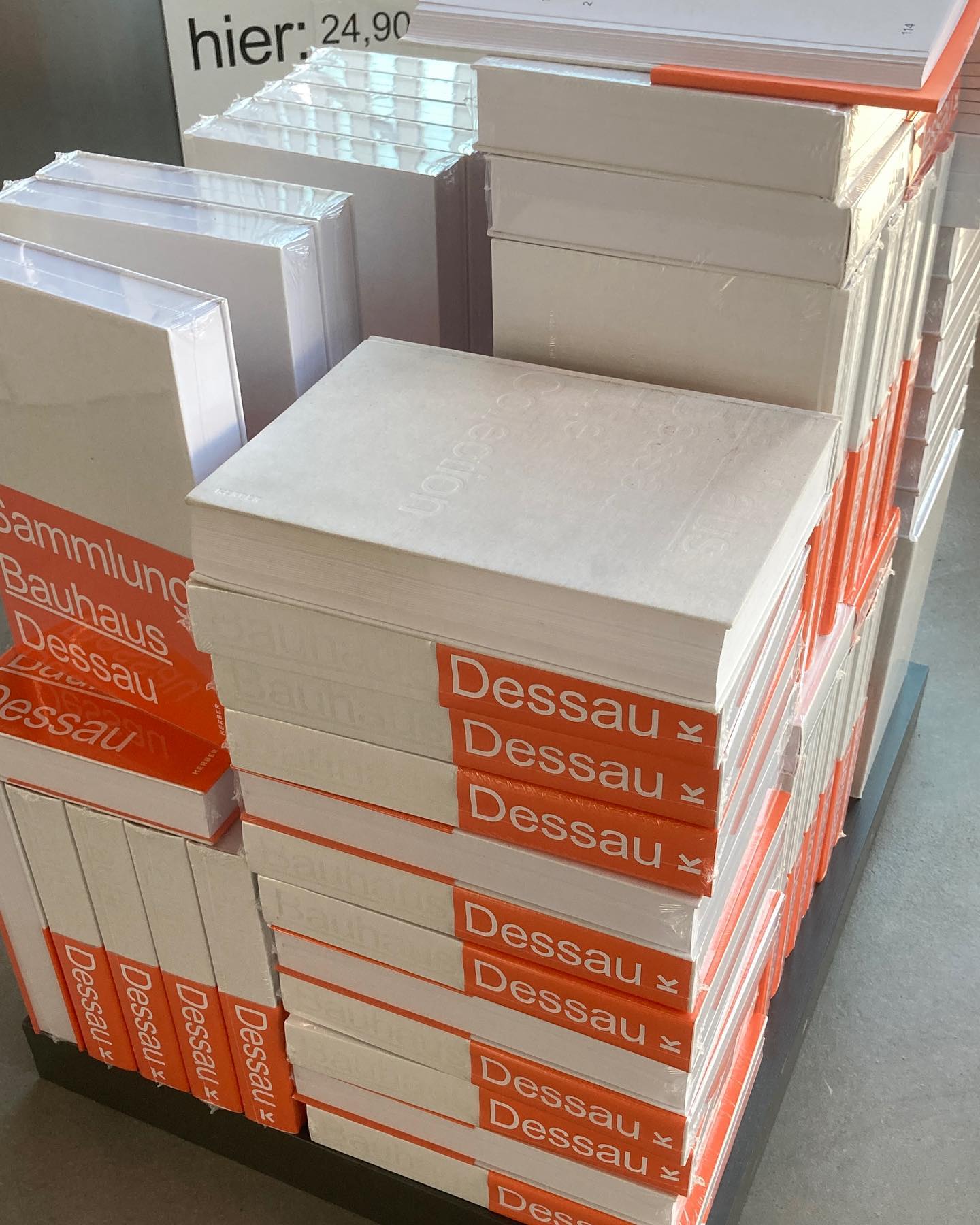Archive media